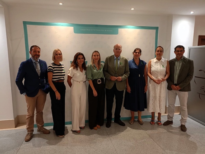 Nota de prensa ALMERIA - Los farmacéuticos almerienses subrayan su papel como profesionales sanitarios clave en la mejora de la salud de la población y el desarrollo de servicios y proyectos asistenciales Nota de prensa ALMERIA - Los farmacéuticos almerienses subrayan su papel como profesionales sanitarios clave en la mejora de la salud de la población y el desarrollo de servicios y proyectos asistenciales
