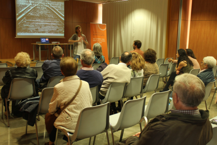 NOTA DE PRENSA: MÁS DE DOS MIL SEVILLANOS RECIBEN FORMACIÓN Y SENSIBILIZACIÓN SOBRE LOS CUIDADOS AL FINAL DE LA VIDA DENTRO DEL PROYECTO ‘SEVILLA CONTIGO, CIUDAD COMPASIVA’ NOTA DE PRENSA: MÁS DE DOS MIL SEVILLANOS RECIBEN FORMACIÓN Y SENSIBILIZACIÓN SOBRE LOS CUIDADOS AL FINAL DE LA VIDA DENTRO DEL PROYECTO ‘SEVILLA CONTIGO, CIUDAD COMPASIVA’