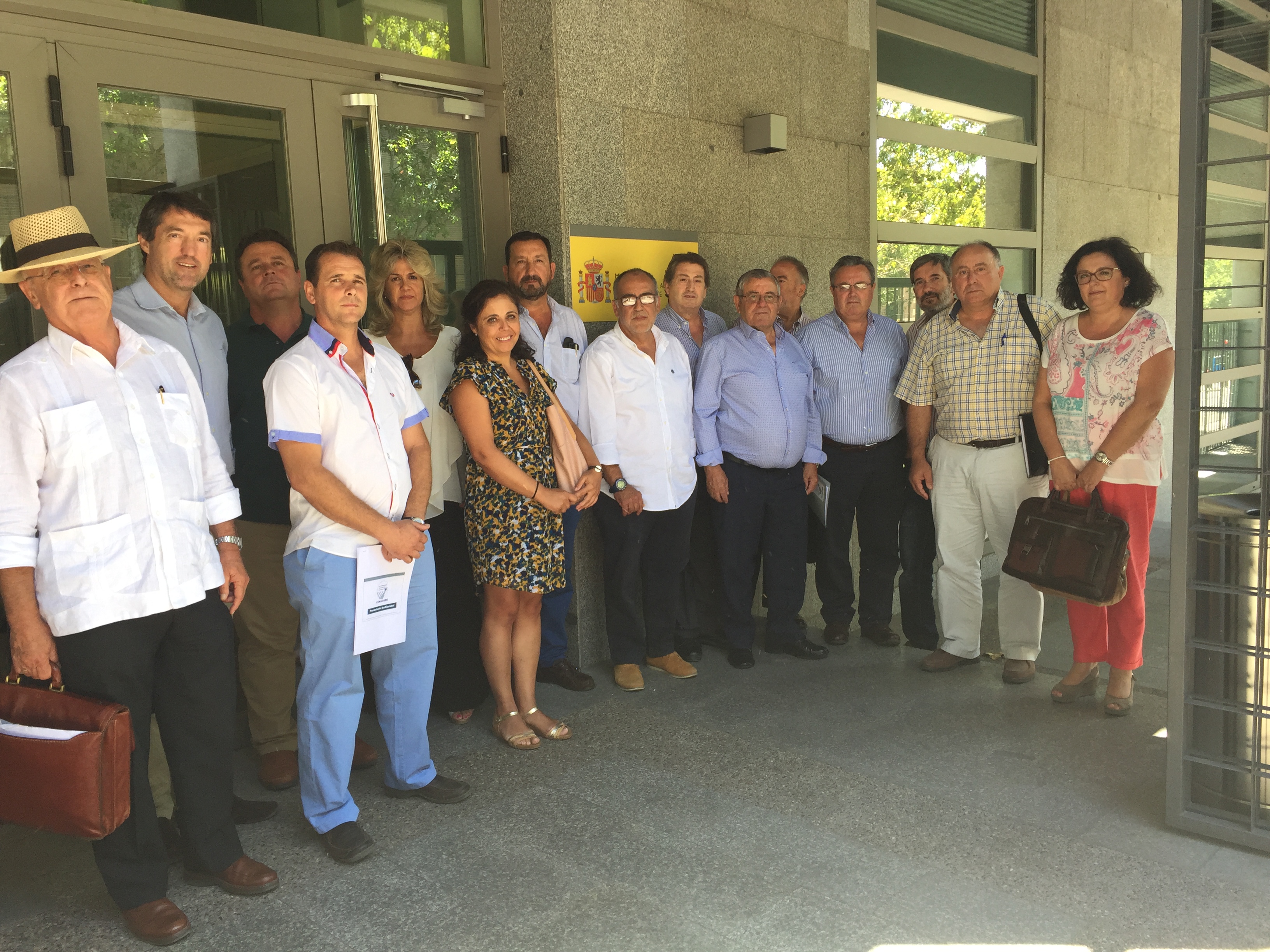 Cuatro comunidades de regantes de Jaén, afectadas: El Ministerio de Agricultura incumple las condiciones de financiación pactadas para la modernización de once comunidades de regantes de Andalucía y Murcia Cuatro comunidades de regantes de Jaén, afectadas: El Ministerio de Agricultura incumple las condiciones de financiación pactadas para la modernización de once comunidades de regantes de Andalucía y Murcia