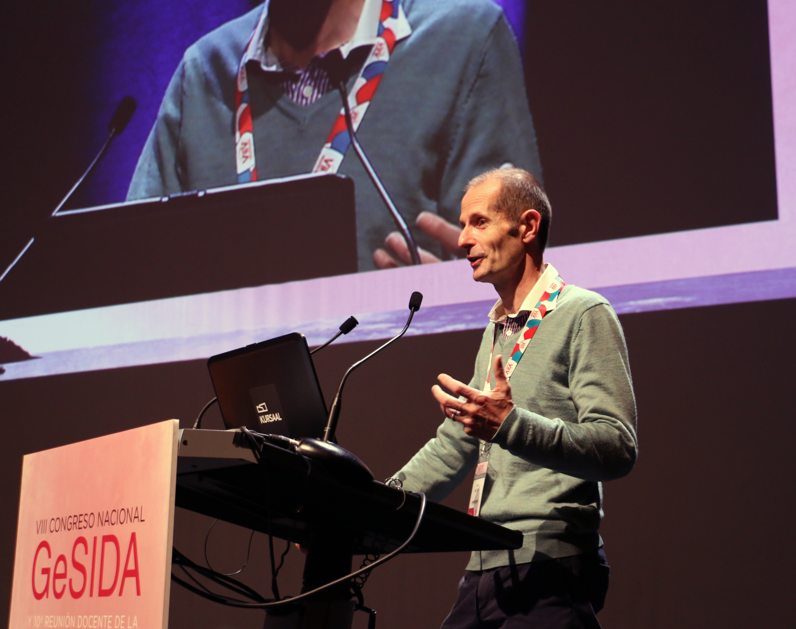 Robin Shattock: “Si el proyecto EAVI2020 avanza como hasta ahora, a finales de 2017 podríamos tener nuestro primer prototipo de vacuna para el VIH” Robin Shattock: “Si el proyecto EAVI2020 avanza como hasta ahora, a finales de 2017 podríamos tener nuestro primer prototipo de vacuna para el VIH”