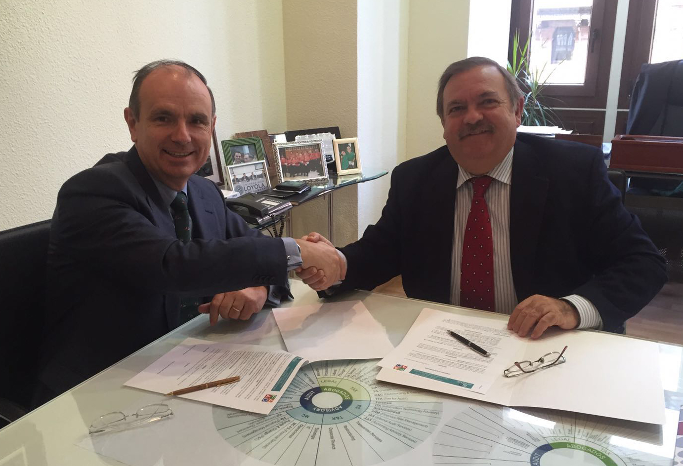 LA FEDERACIÓN ANDALUZA DE ATENCIÓN A LA DEPENDENCIA SERÁ ASESORADA POR APADGE EN MATERIA DE EFICIENCIA ENERGÉTICA LA FEDERACIÓN ANDALUZA DE ATENCIÓN A LA DEPENDENCIA SERÁ ASESORADA POR APADGE EN MATERIA DE EFICIENCIA ENERGÉTICA