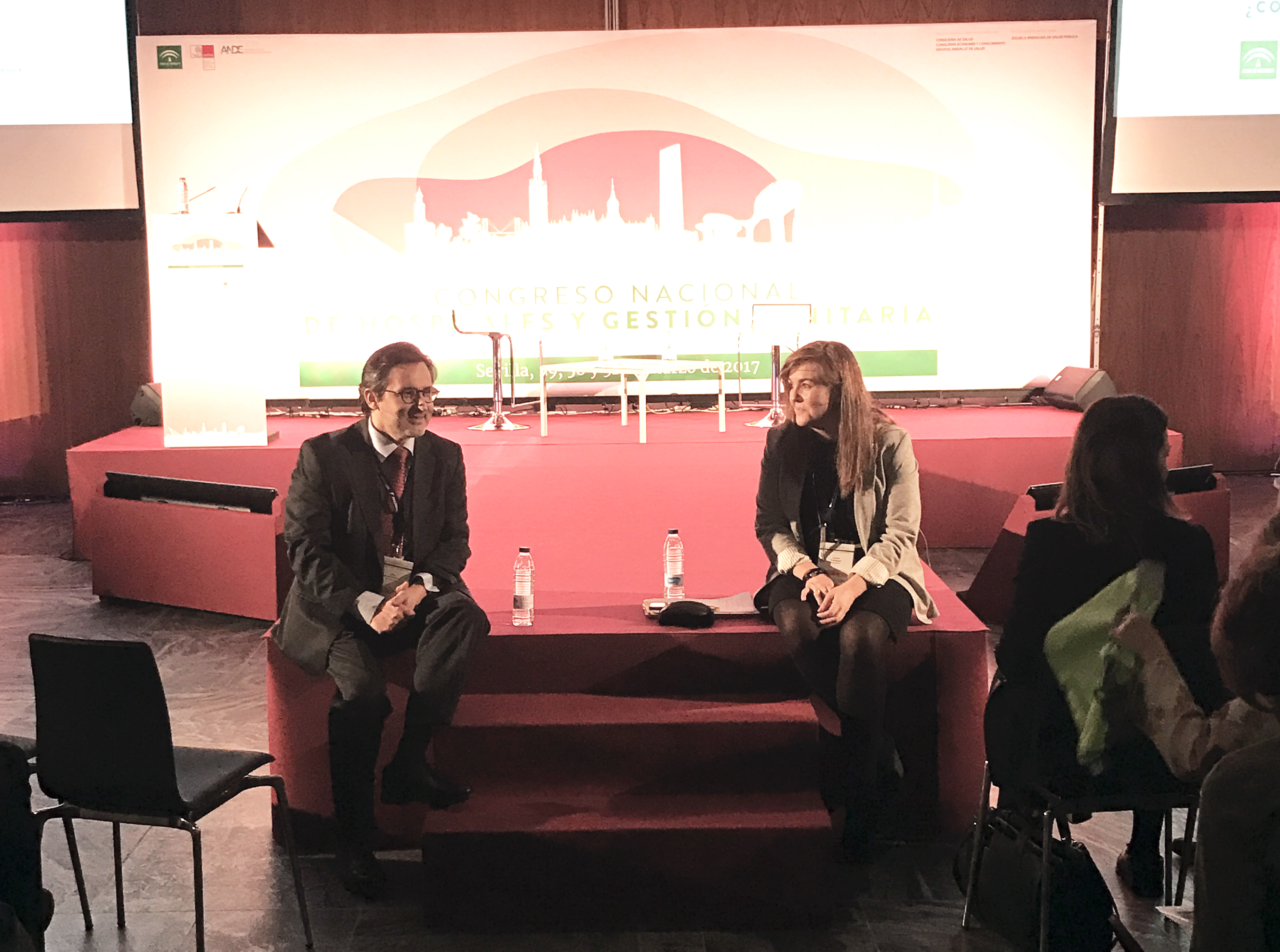 “El actual sistema sanitario no está diseñado para humanizar, para conseguirlo es necesario centrarse más en el paciente e implicarlo” “El actual sistema sanitario no está diseñado para humanizar, para conseguirlo es necesario centrarse más en el paciente e implicarlo”