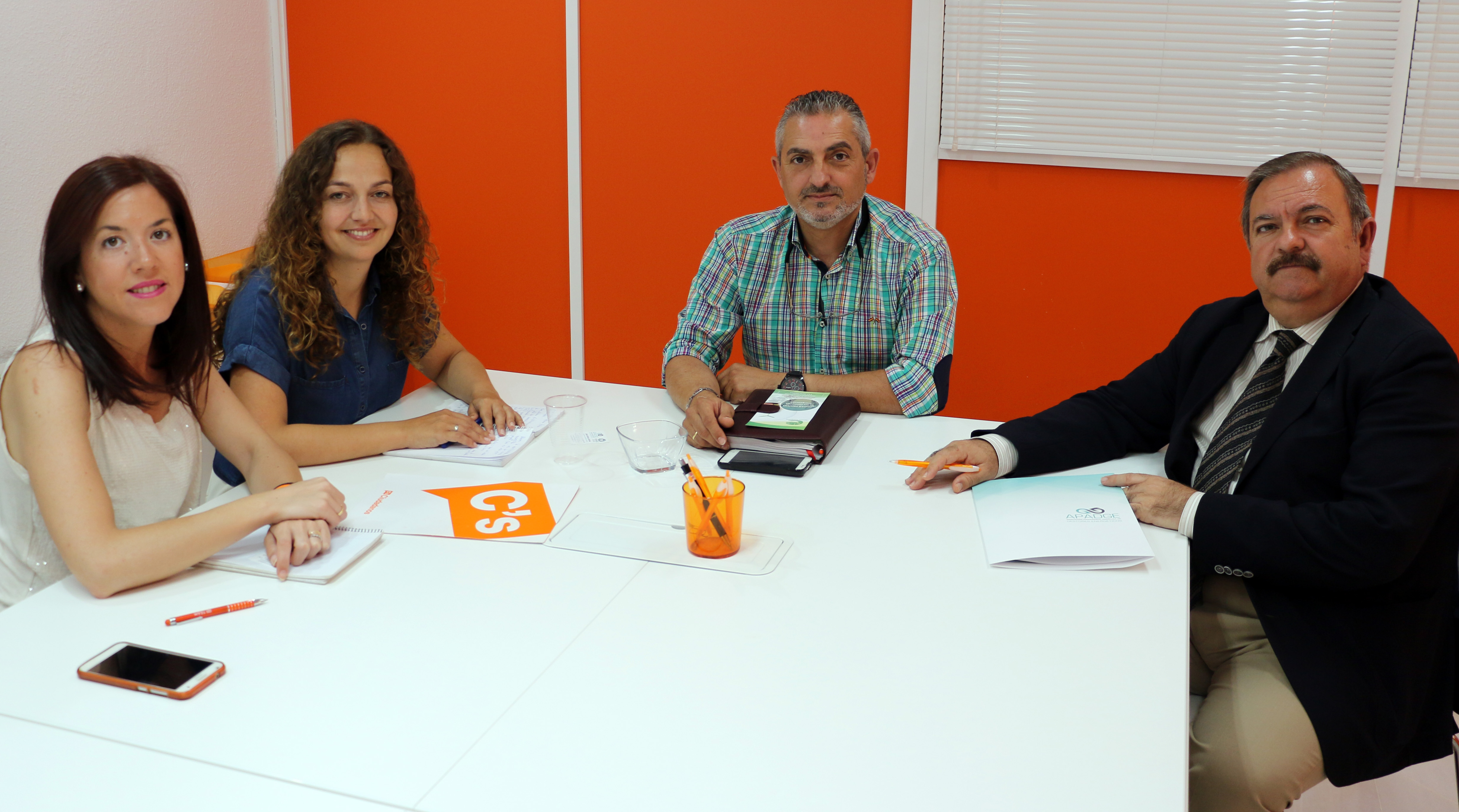 CIUDADANOS SE COMPROMETE A COLABORAR CON APADGE PARA DEFENDER Y PONER EN VALOR LA FIGURA DEL GESTOR ENERGÉTICO CIUDADANOS SE COMPROMETE A COLABORAR CON APADGE PARA DEFENDER Y PONER EN VALOR LA FIGURA DEL GESTOR ENERGÉTICO