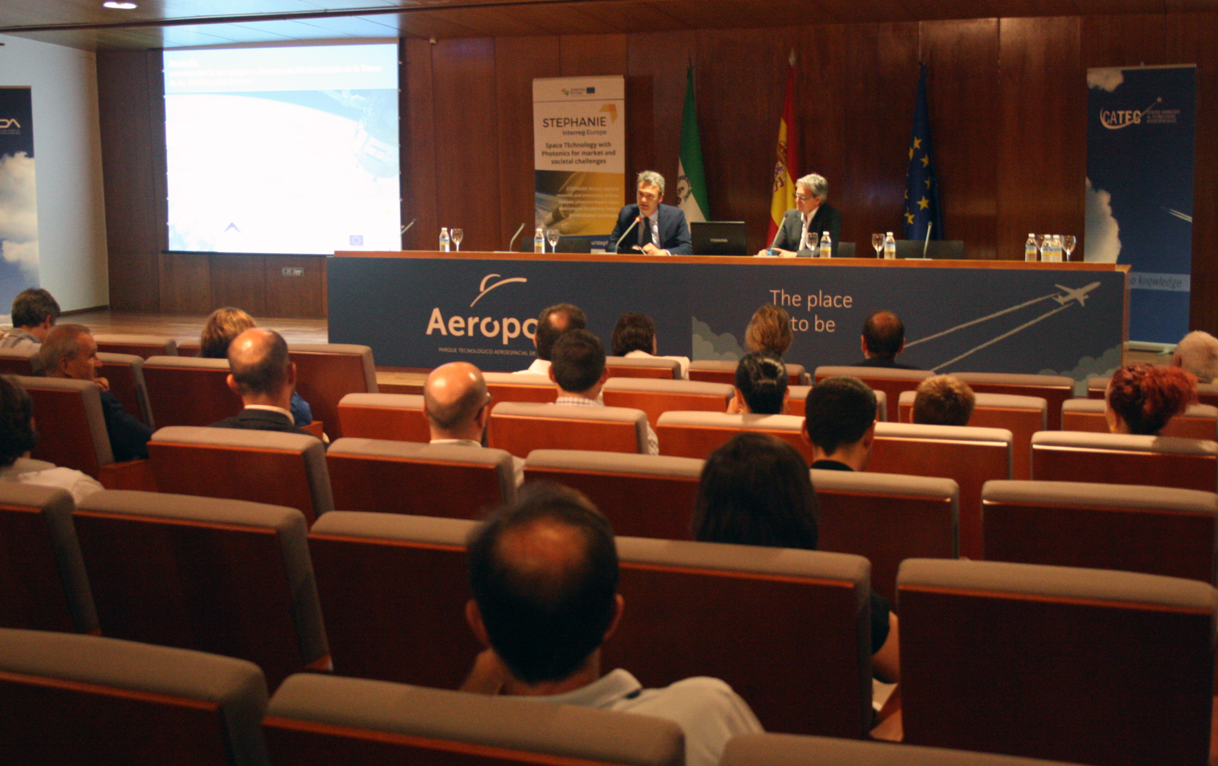 EXPERTOS, EMPRESAS E INSTITUCIONES DESTACAN EL POTENCIAL DE LOS DRONES PARA DESARROLLAR NUEVOS SERVICIOS DE MONITORIZACIÓN DE LA TIERRA Y SU APLICACIÓN A LA AGRICULTURA Y EL MEDIO AMBIENTE EXPERTOS, EMPRESAS E INSTITUCIONES DESTACAN EL POTENCIAL DE LOS DRONES PARA DESARROLLAR NUEVOS SERVICIOS DE MONITORIZACIÓN DE LA TIERRA Y SU APLICACIÓN A LA AGRICULTURA Y EL MEDIO AMBIENTE