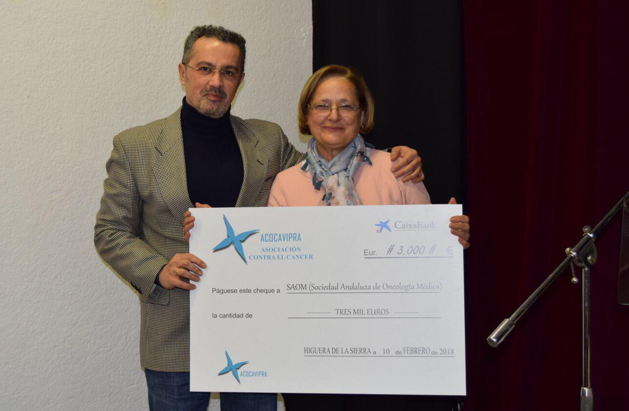 La Asociación ACOCAVIPRA de Higuera de la Sierra realiza una donación de 3.000 euros a la Sociedad Andaluza de Oncología Médica La Asociación ACOCAVIPRA de Higuera de la Sierra realiza una donación de 3.000 euros a la Sociedad Andaluza de Oncología Médica