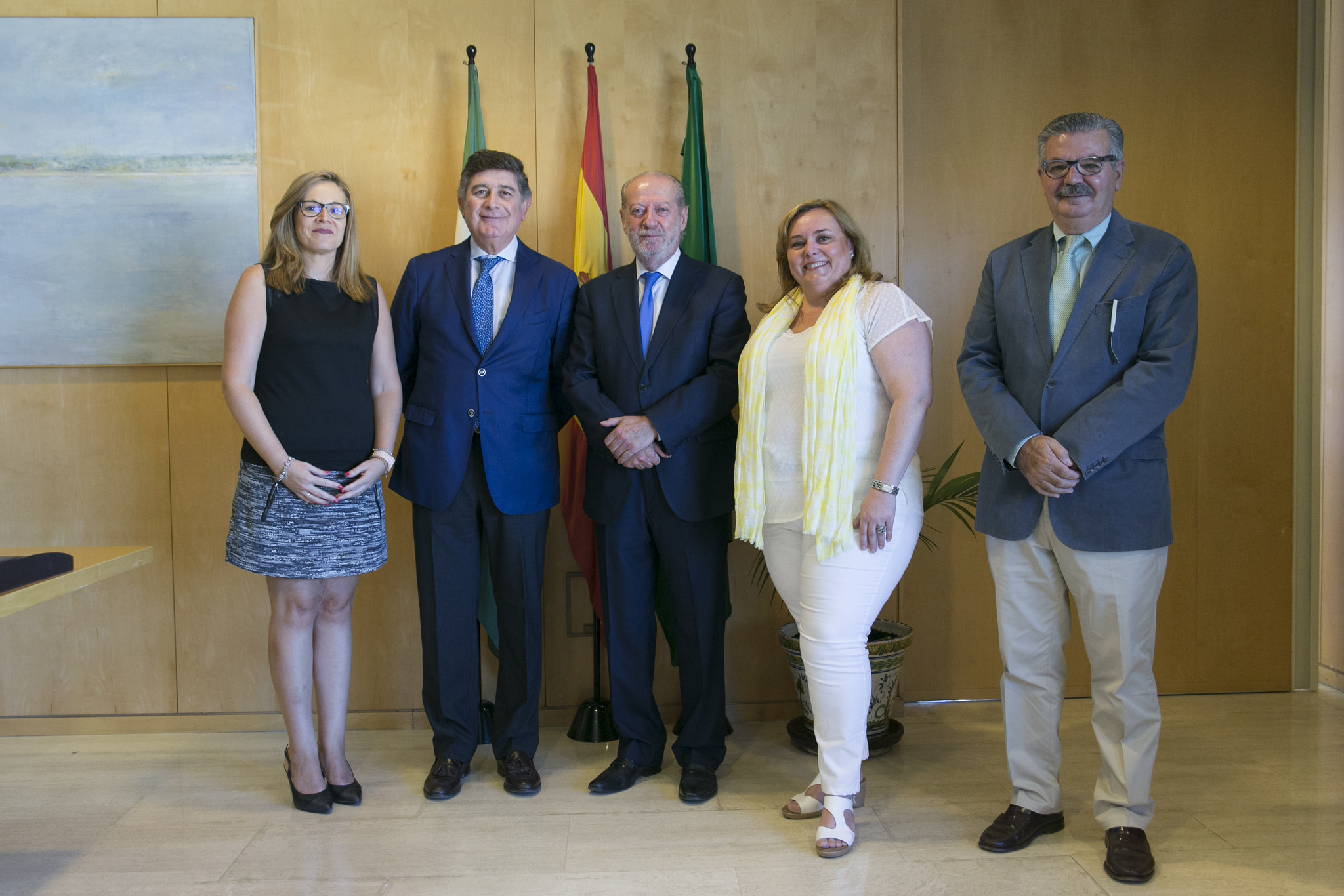El presidente de la Diputación de Sevilla reconoce la labor de las más de 400 farmacias de los pueblos El presidente de la Diputación de Sevilla reconoce la labor de las más de 400 farmacias de los pueblos