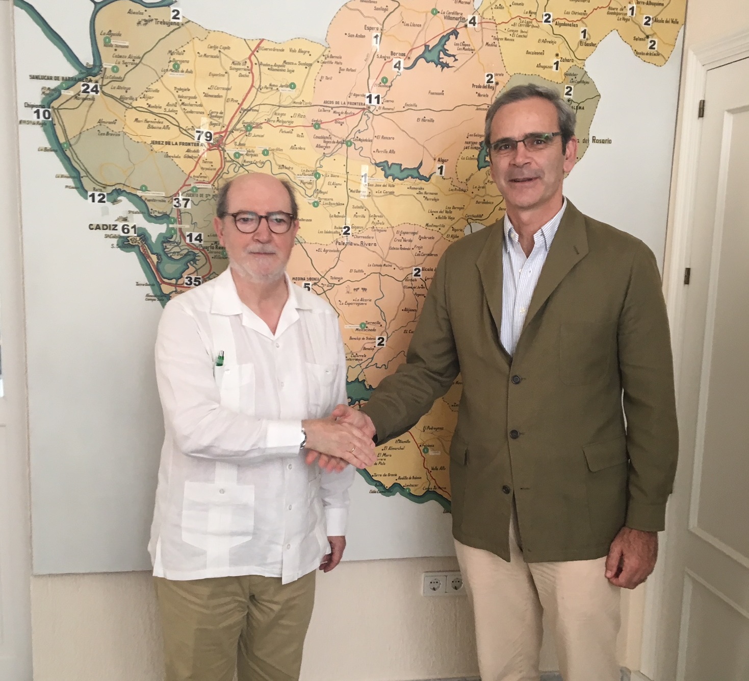 Las farmacias gaditanas ayudarán a las personas con cáncer a dar mejor respuesta a sus necesidades sanitarias Las farmacias gaditanas ayudarán a las personas con cáncer a dar mejor respuesta a sus necesidades sanitarias