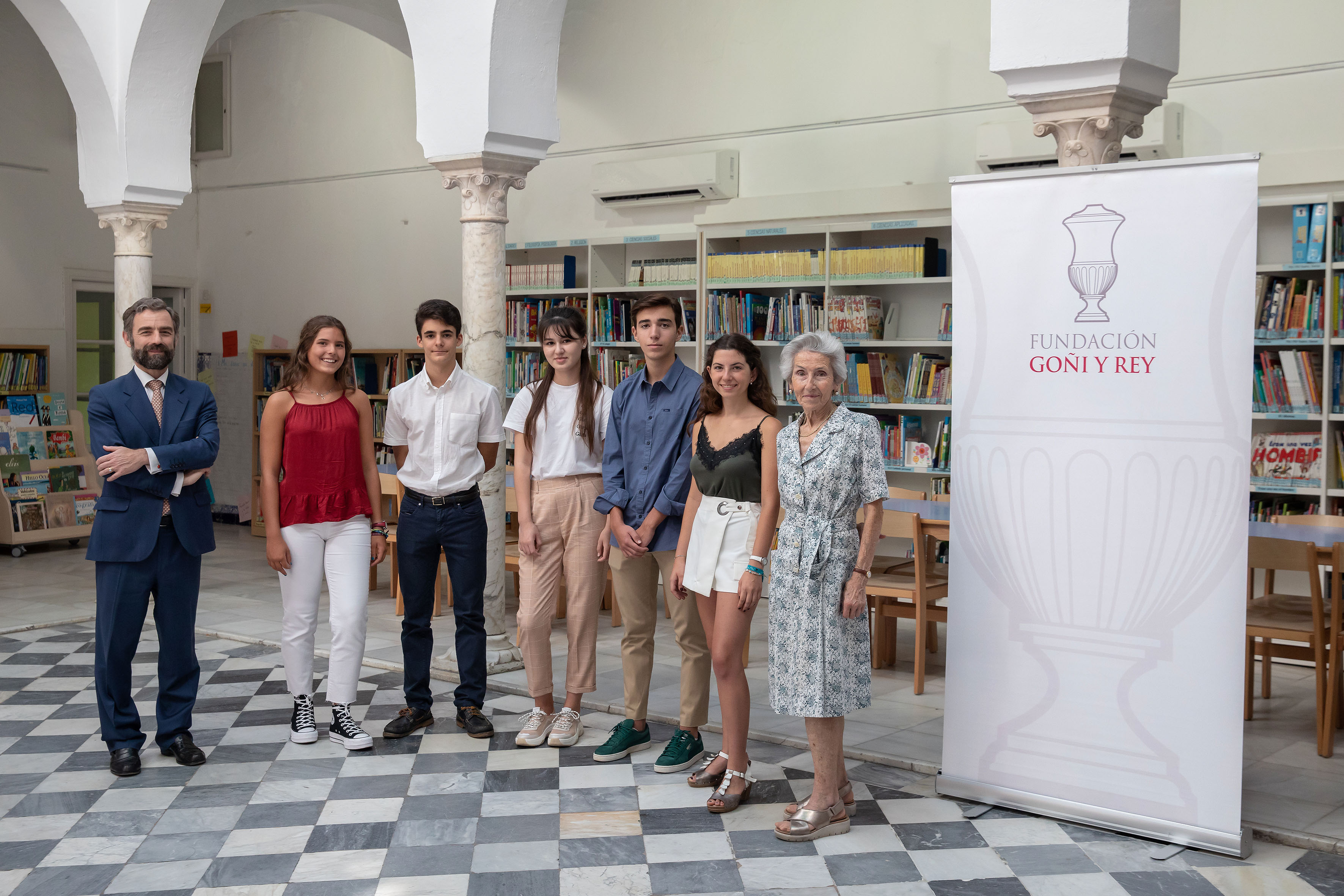 NOTA DE PRENSA: CINCO ESTUDIANTES DE RENTAS BAJAS ESTUDIARÁN EL BACHILLERATO INTERNACIONAL EN EL COLEGIO INTERNACIONAL DE SEVILLA - SAN FRANCISCO DE PAULA GRACIAS A LAS BECAS DE LA FUNDACIÓN GOÑI Y REY NOTA DE PRENSA: CINCO ESTUDIANTES DE RENTAS BAJAS ESTUDIARÁN EL BACHILLERATO INTERNACIONAL EN EL COLEGIO INTERNACIONAL DE SEVILLA - SAN FRANCISCO DE PAULA GRACIAS A LAS BECAS DE LA FUNDACIÓN GOÑI Y REY