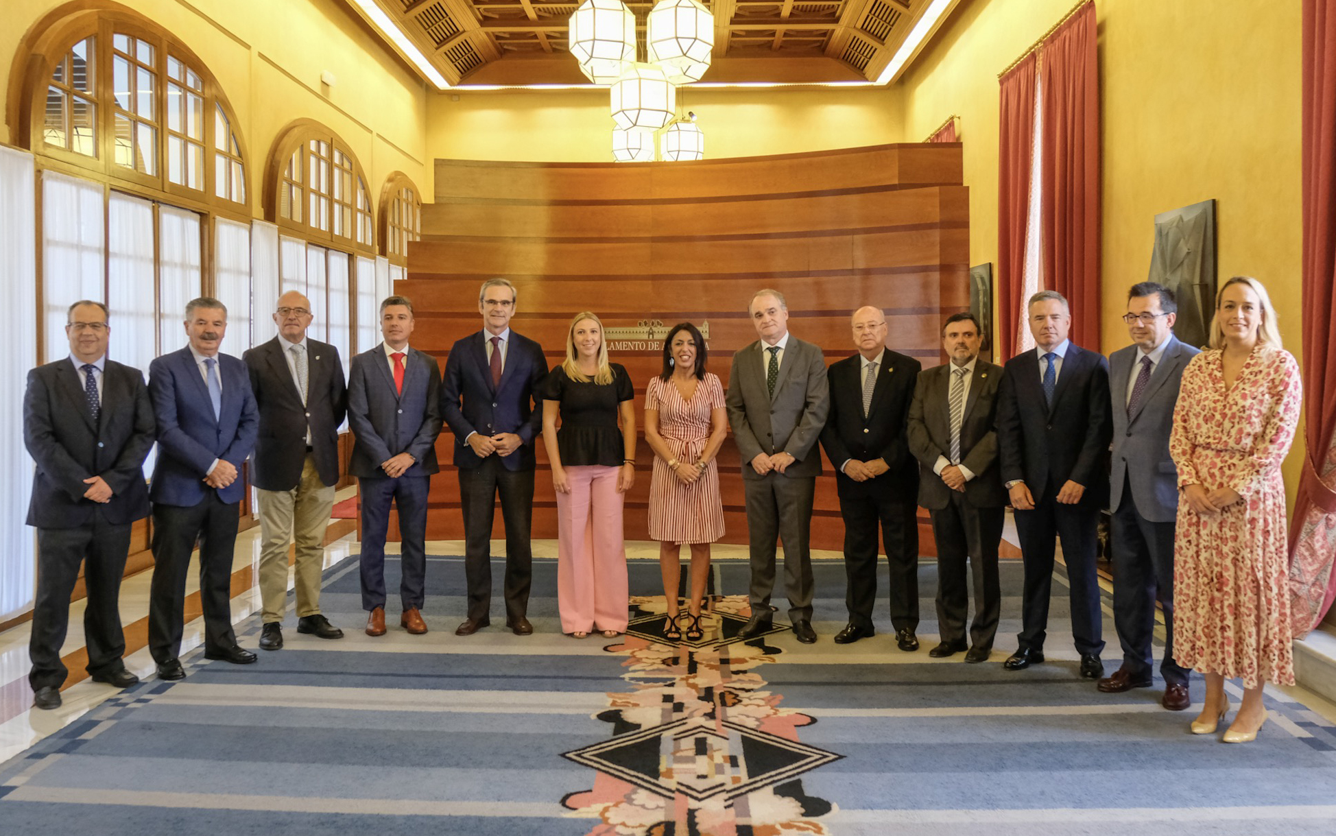 Los farmacéuticos andaluces presentan en el Parlamento de Andalucía todo su potencial sanitario al servicio del sistema de salud  Los farmacéuticos andaluces presentan en el Parlamento de Andalucía todo su potencial sanitario al servicio del sistema de salud