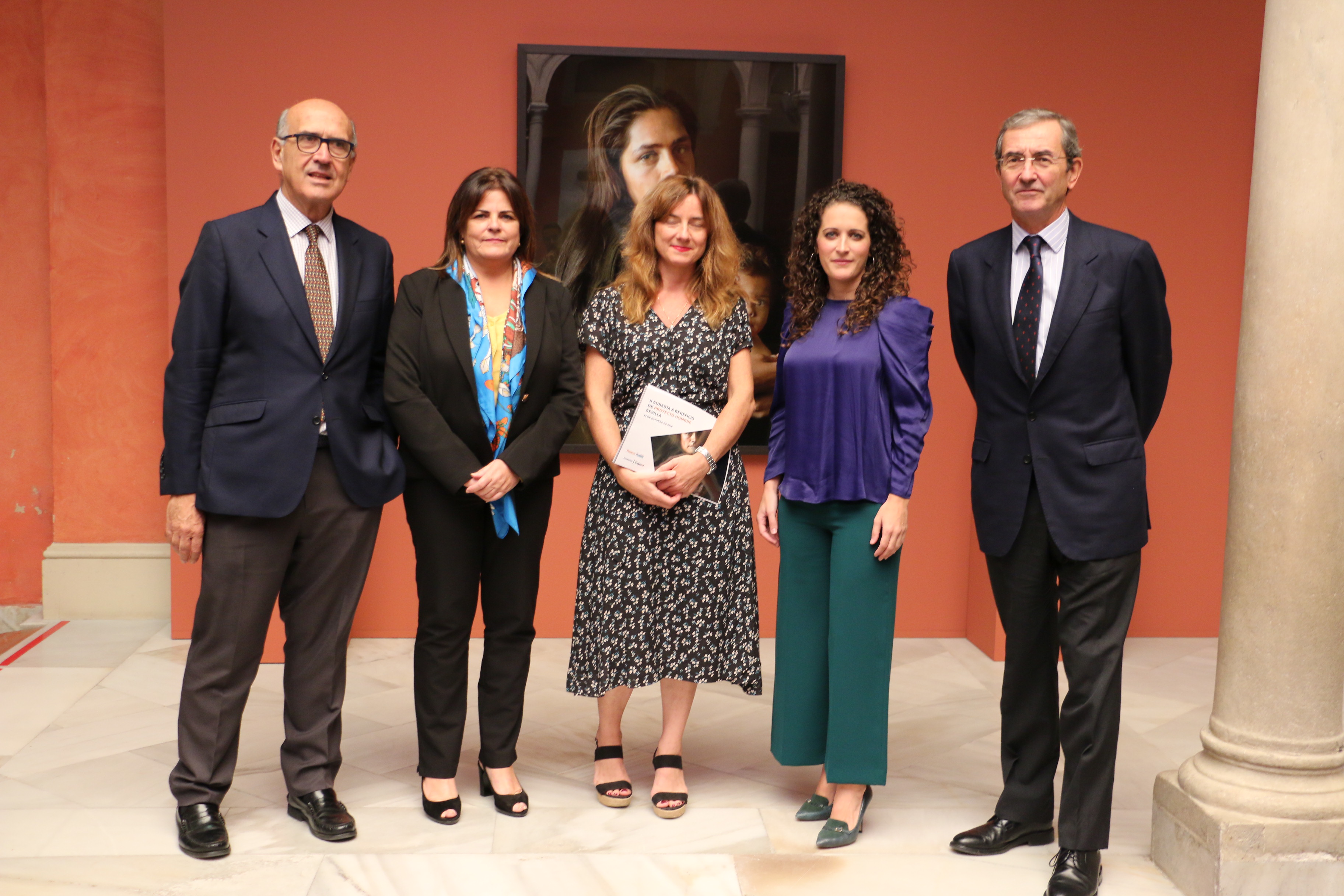 Reconocidos pintores, artistas y galerías de Sevilla ceden sus pinturas y obras para una exposición y subasta benéfica a favor de Proyecto Hombre en la Fundación Cajasol