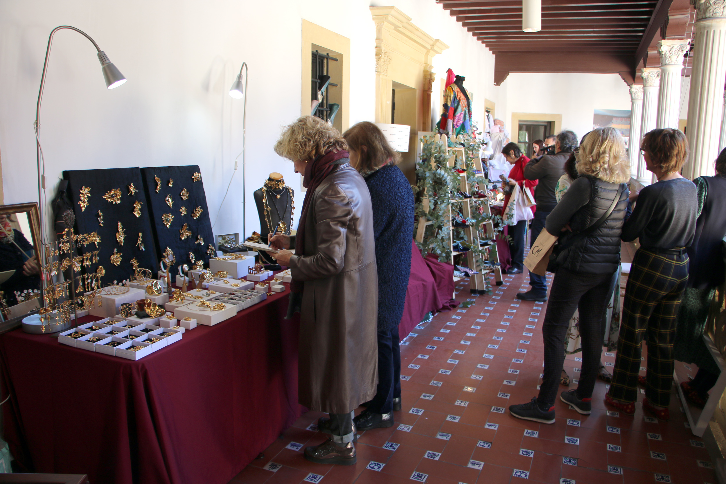 La Navidad abre sus puertas con el mercado solidario de Nuevo Futuro Sevilla