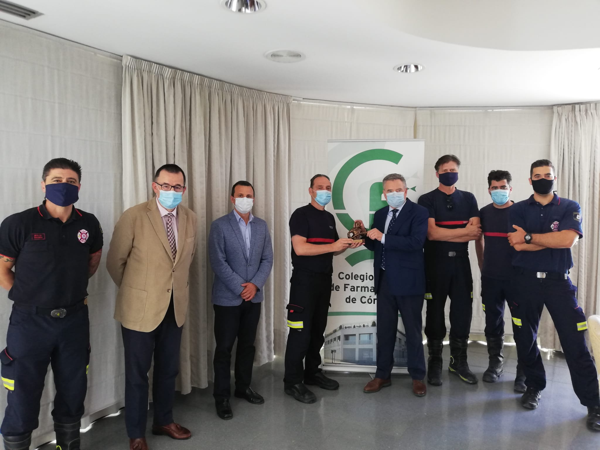 Farmacias cordobesas entregan más de 16.000 unidades de productos infantiles y alimentos a la campaña 'Todos por Córdoba' Farmacias cordobesas entregan más de 16.000 unidades de productos infantiles y alimentos a la campaña 'Todos por Córdoba'