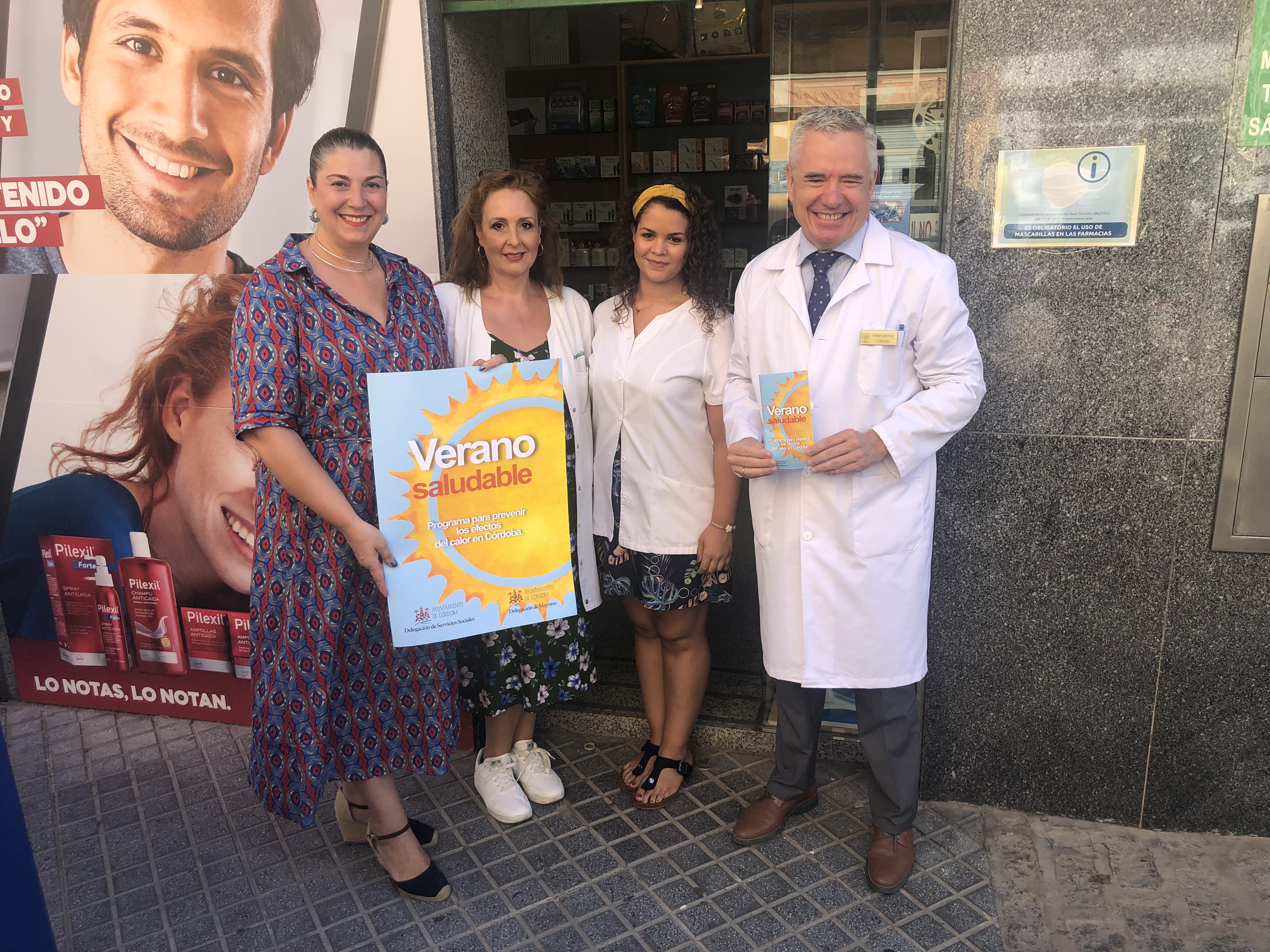 Las farmacias cordobesas se unen a la iniciativa del Ayuntamiento de Córdoba para prevenir los efectos de las altas temperaturas entre las personas de mayor edad