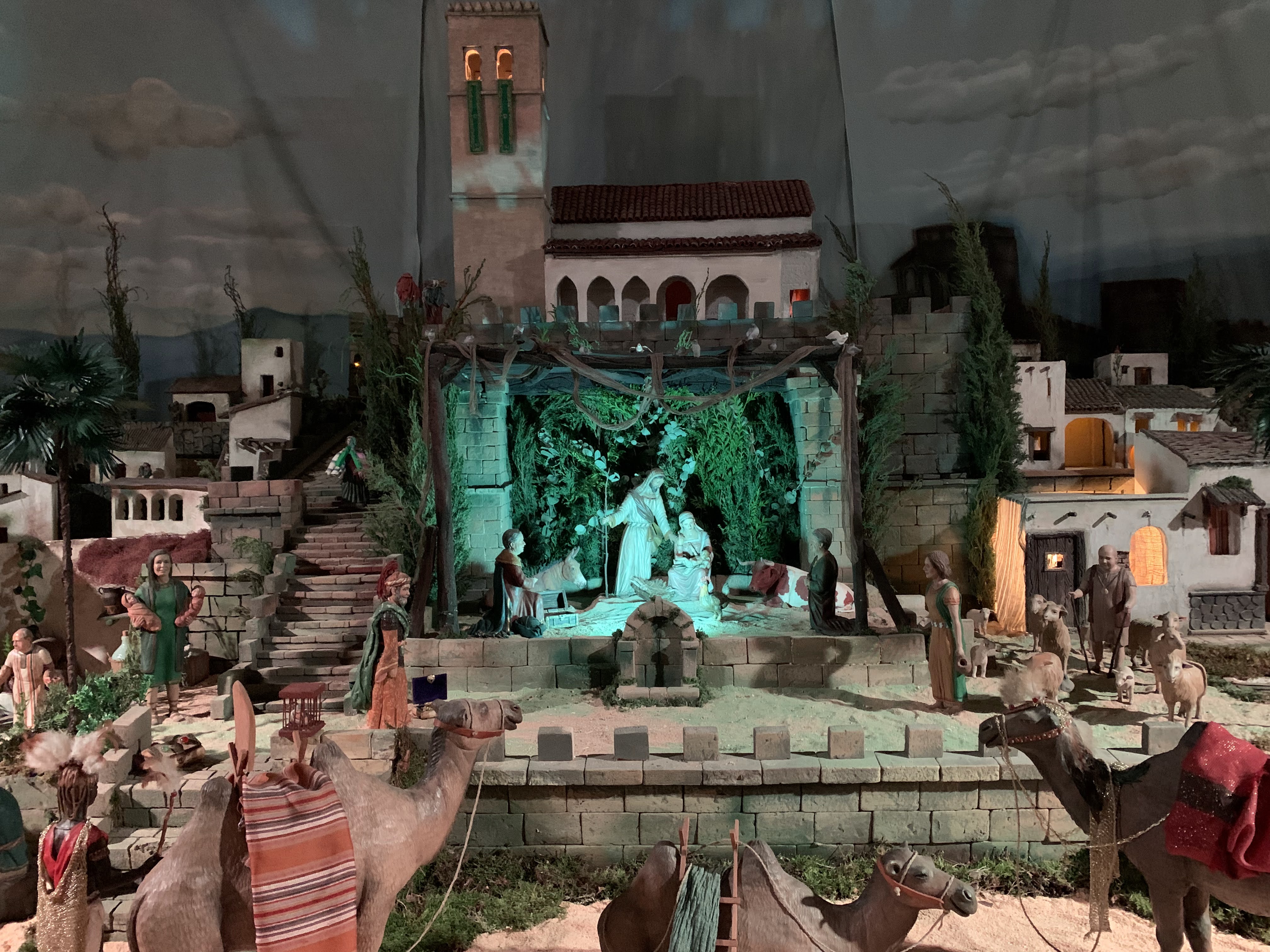 Los Baños de la Reina Mora en Sevilla acogen un belén navideño protagonizado por figuras que representan a personas y edificios singulares de Alcalá del Río Los Baños de la Reina Mora en Sevilla acogen un belén navideño protagonizado por figuras que representan a personas y edificios singulares de Alcalá del Río