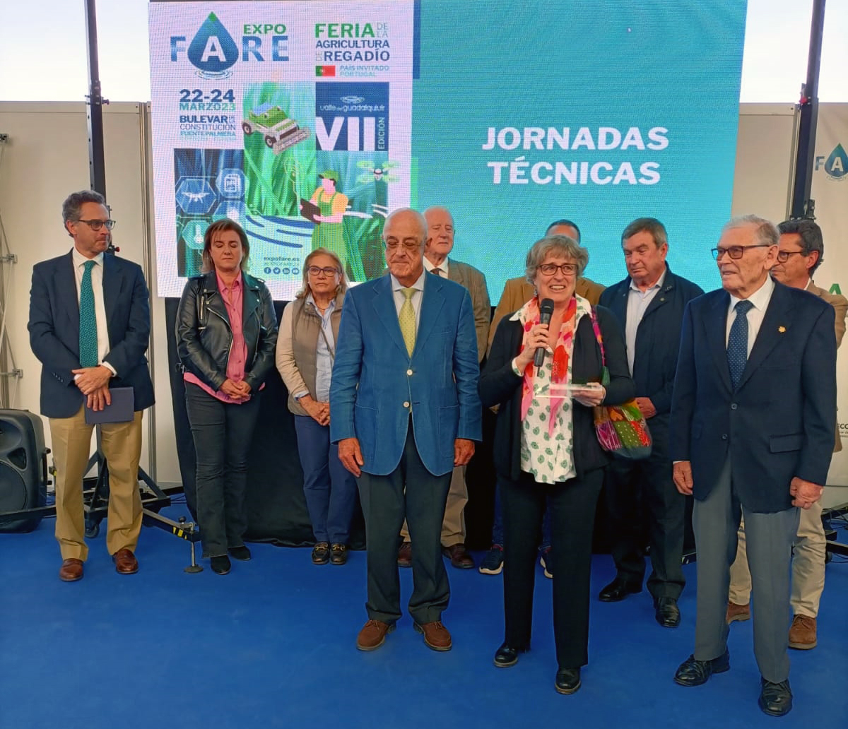 Nota de prensa - El regadío andaluz rinde homenaje a Luciano Mateos, gran impulsor y pionero del I+D+i aplicado al regadío Nota de prensa - El regadío andaluz rinde homenaje a Luciano Mateos, gran impulsor y pionero del I+D+i aplicado al regadío