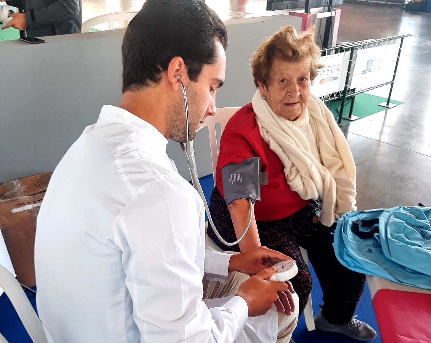 Los farmacéuticos gaditanos muestran en la Feria del Mayor Activo cómo las farmacias de la provincia pueden ayudar a las personas de edad avanzada a mejorar su calidad de vida Los farmacéuticos gaditanos muestran en la Feria del Mayor Activo cómo las farmacias de la provincia pueden ayudar a las personas de edad avanzada a mejorar su calidad de vida