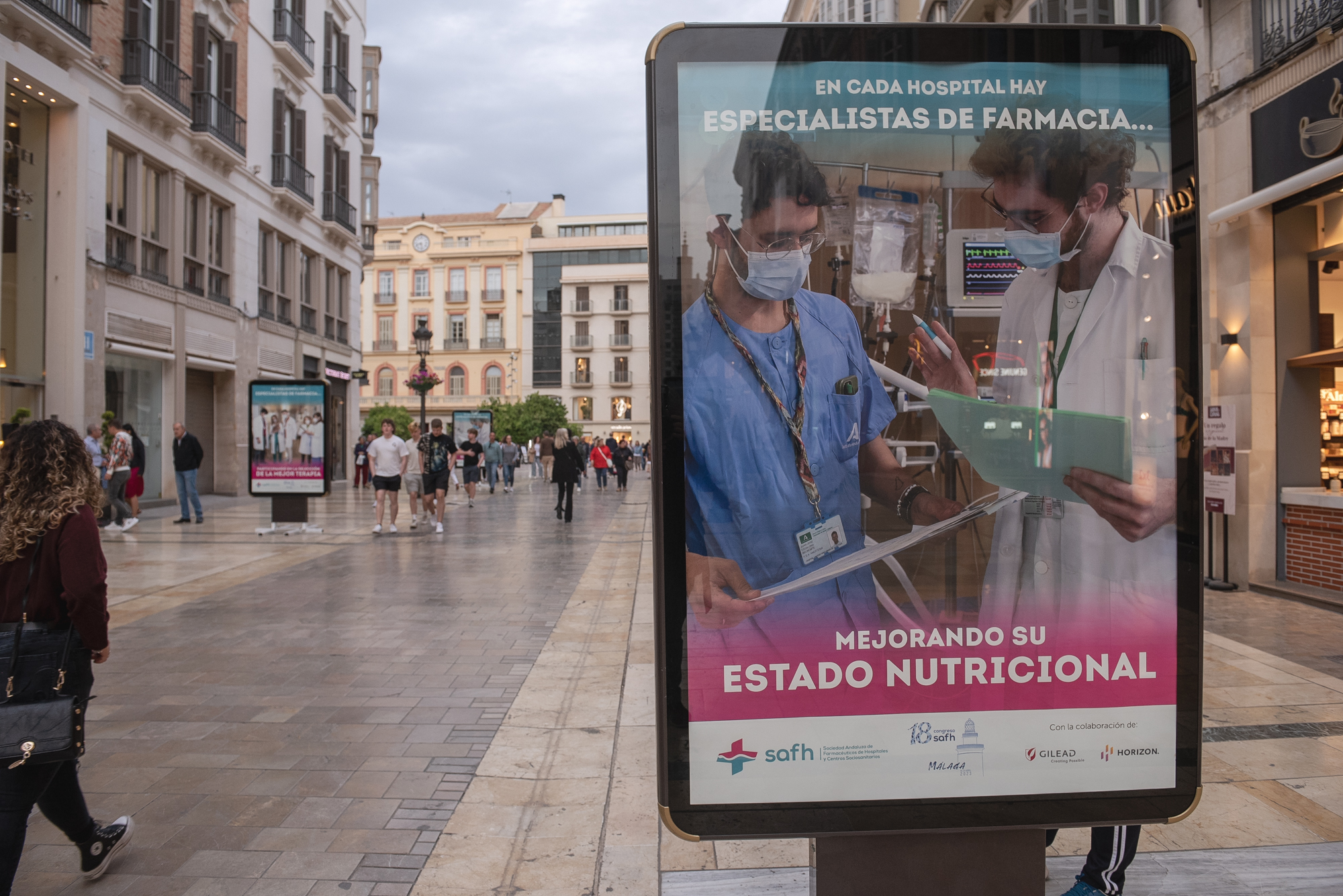 Nota informativa - Una exposición fotográfica en pleno centro de Málaga para acercar a los ciudadanos el trabajo y la actividad de los farmacéuticos hospitalarios 