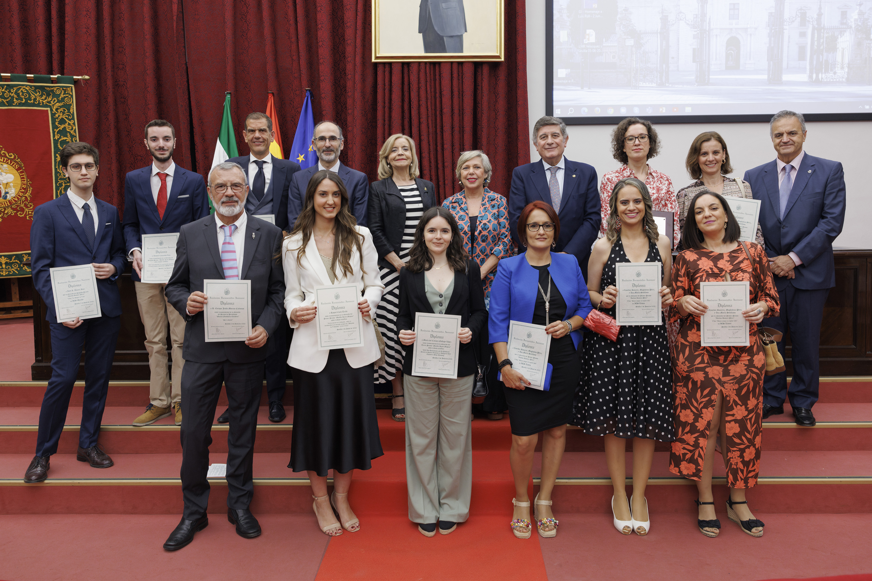 La Fundación Farmacéutica Avenzoar reconoce más de dos décadas de divulgación sanitaria del Aula de la Salud del Colegio de Farmacéuticos de Sevilla