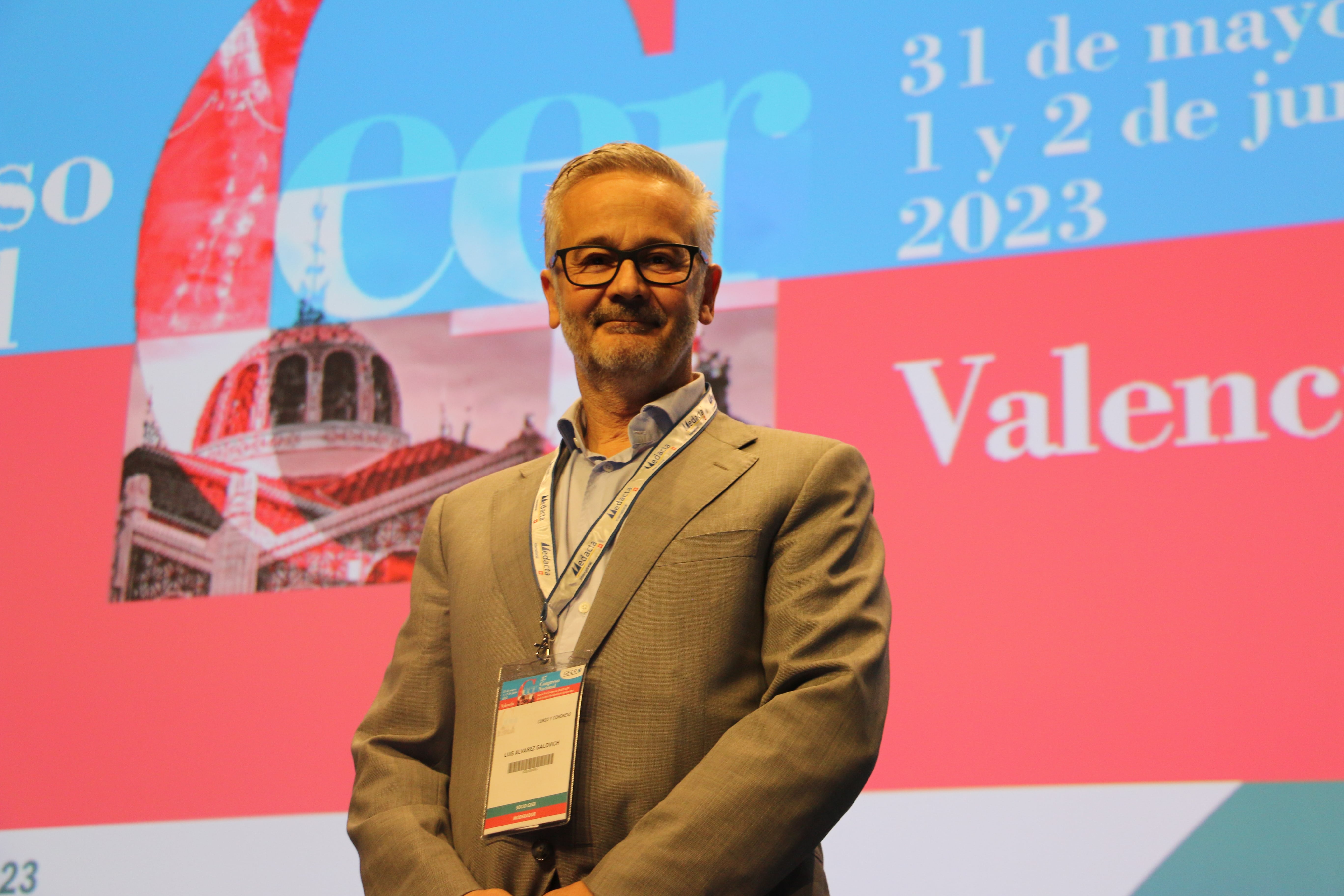 El Dr. Álvarez Galovich asume la presidencia de la Sociedad Española de Columna para los próximos dos años