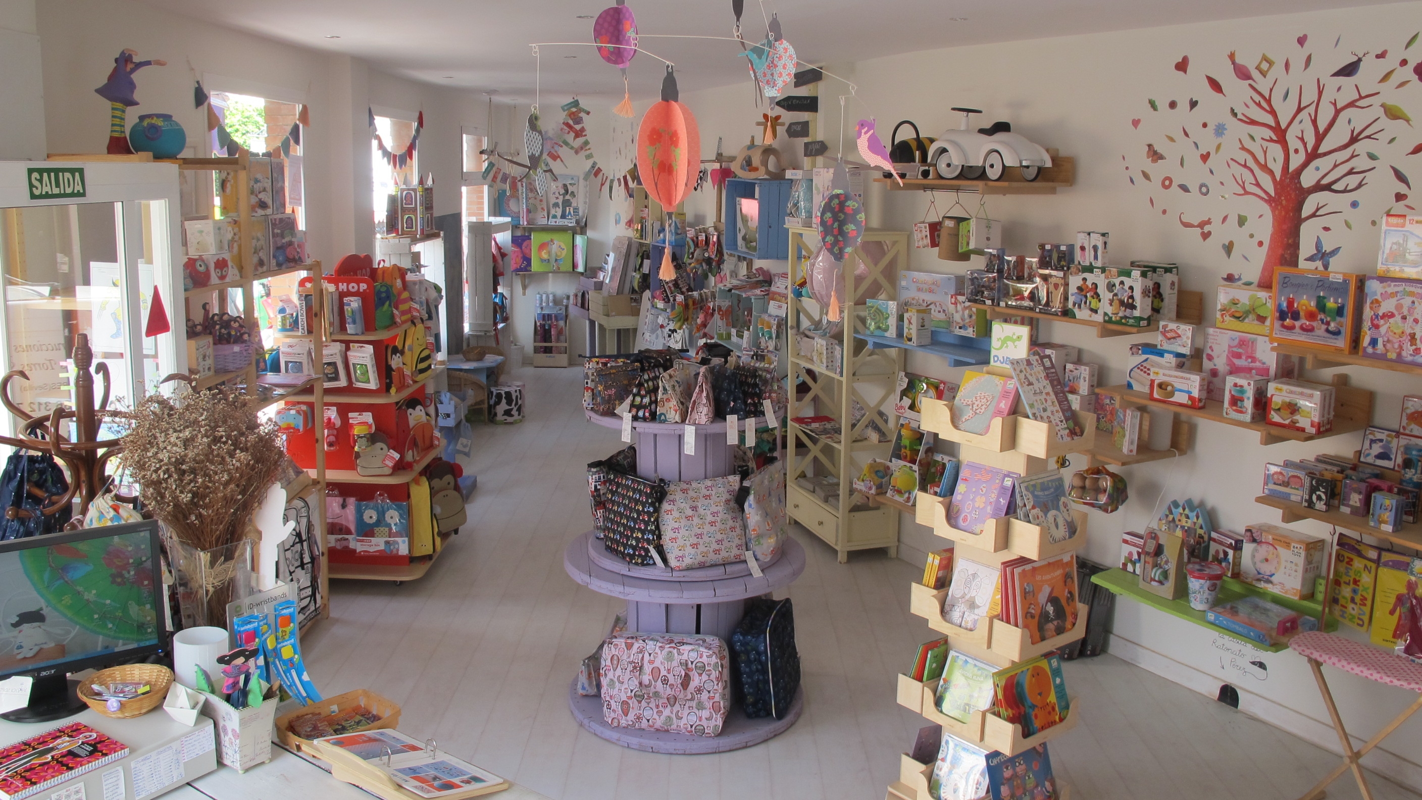 NOTA PRENSA: BÁMBOLA, LA TIENDA DE JUGUETES DE SIEMPRE PARA LOS NIÑOS DE AHORA NOTA PRENSA: BÁMBOLA, LA TIENDA DE JUGUETES DE SIEMPRE PARA LOS NIÑOS DE AHORA