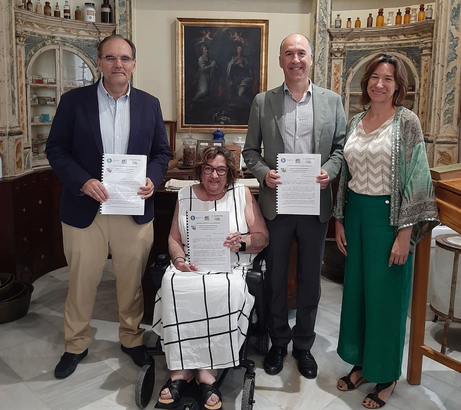 Nota de prensa - Las farmacias de Cádiz renuevan su compromiso con las personas con lupus, a las que entregarán lotes de protección solar a precio muy reducido Nota de prensa - Las farmacias de Cádiz renuevan su compromiso con las personas con lupus, a las que entregarán lotes de protección solar a precio muy reducido