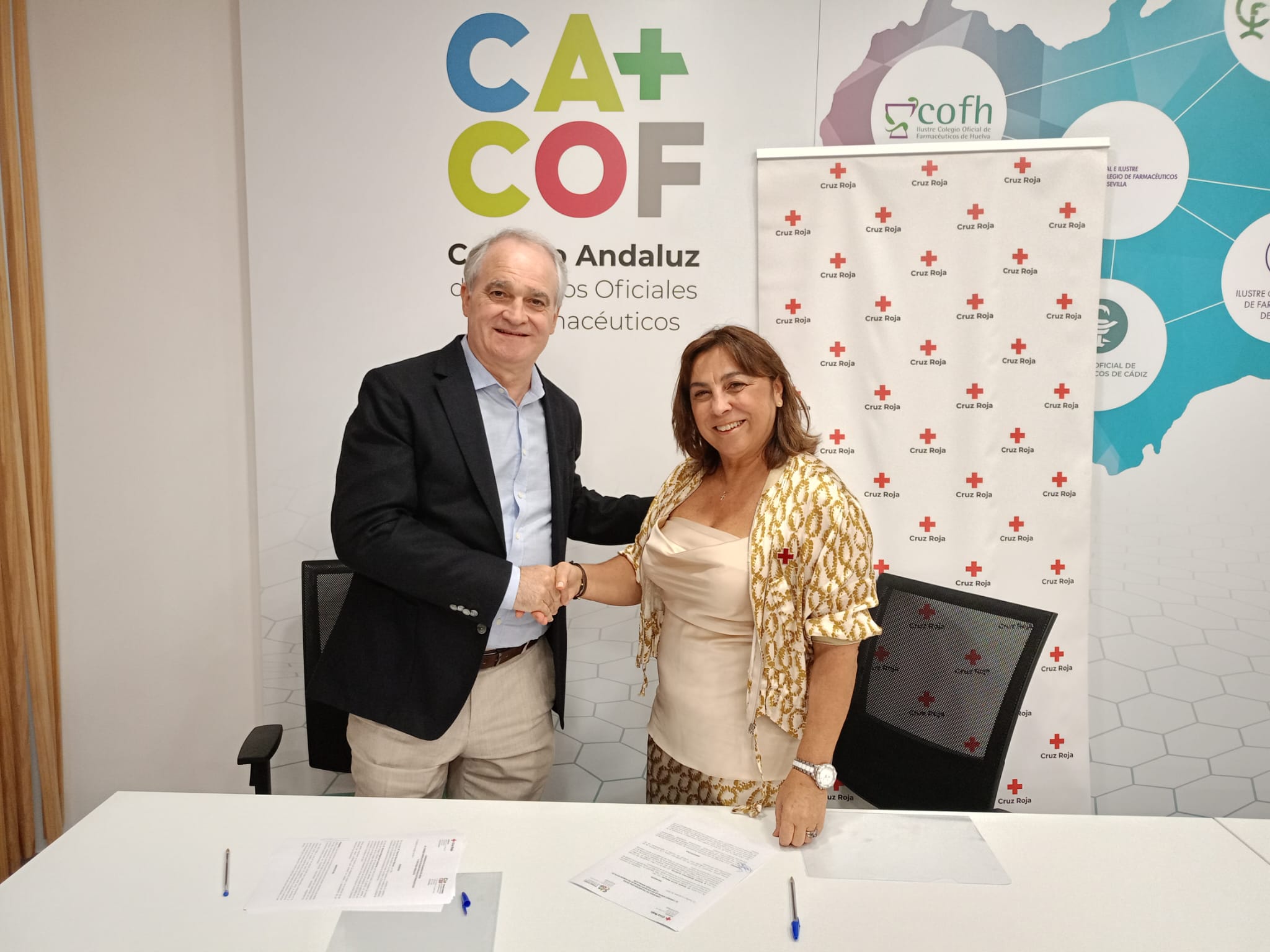 Nota de prensa - Cruz Roja y el Consejo Andaluz de Colegios de Farmacéuticos (CACOF) firman un convenio para colaborar ante casos de soledad no deseada en personas mayores 