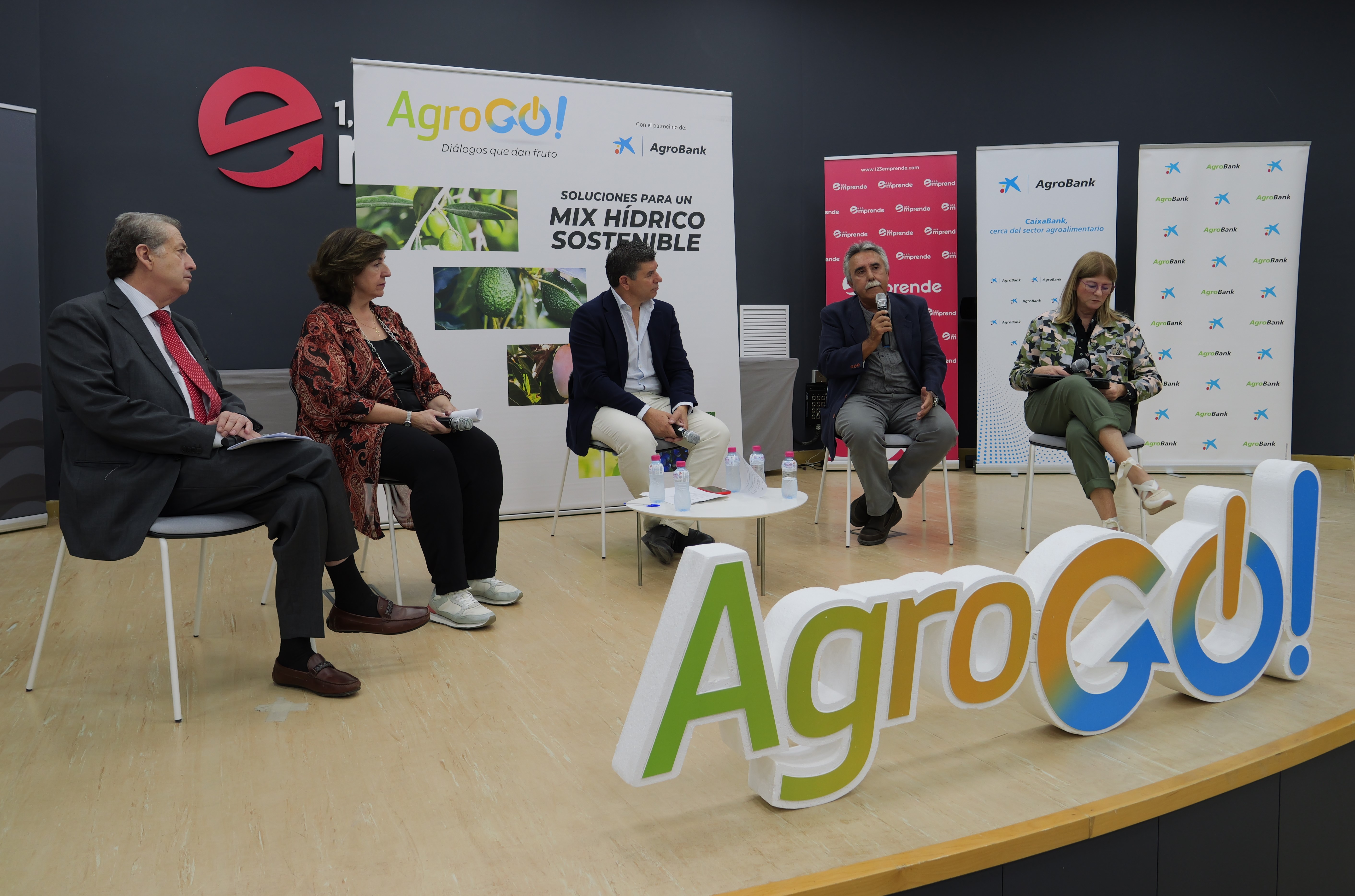 NOTA DE PRENSA: EL REGADÍO ADVIERTE DEL RIESGO DE NORMALIZAR LAS RESTRICCIONES HÍDRICAS EN EL GUADALQUIVIR Y PIDE QUE NADIE SE RESIGNE A ELLAS NOTA DE PRENSA: EL REGADÍO ADVIERTE DEL RIESGO DE NORMALIZAR LAS RESTRICCIONES HÍDRICAS EN EL GUADALQUIVIR Y PIDE QUE NADIE SE RESIGNE A ELLAS