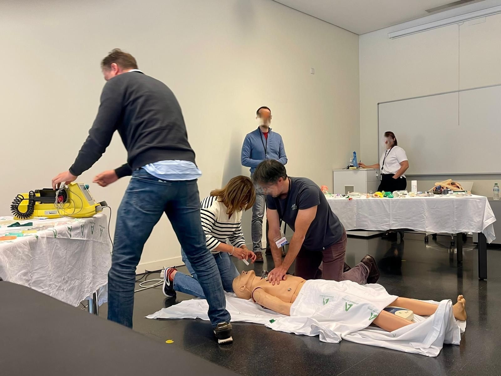 Nota de Prensa- La Facultad de Medicina de Granada acogió un curso de formación continuada de 'Instructor en Soporte Vital Avanzado' organizado por SAMIUC