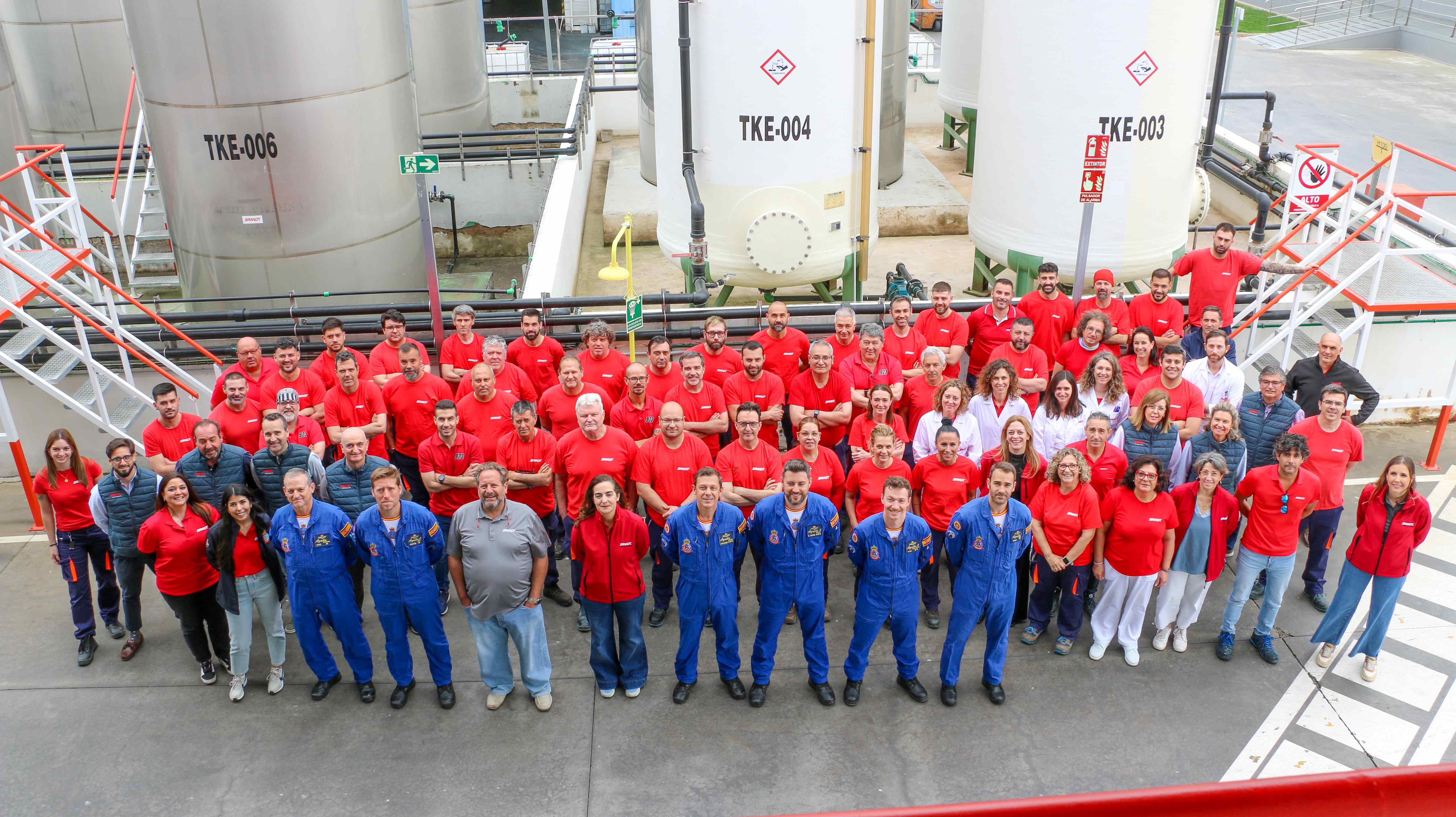 NOTA DE PRENSA: LA PATRULLA ÁGUILA VISITA LAS INSTALACIONES DE BRANDT EN CARMONA EN PLENA CELEBRACIÓN DE SU 40º ANIVERSARIO NOTA DE PRENSA: LA PATRULLA ÁGUILA VISITA LAS INSTALACIONES DE BRANDT EN CARMONA EN PLENA CELEBRACIÓN DE SU 40º ANIVERSARIO