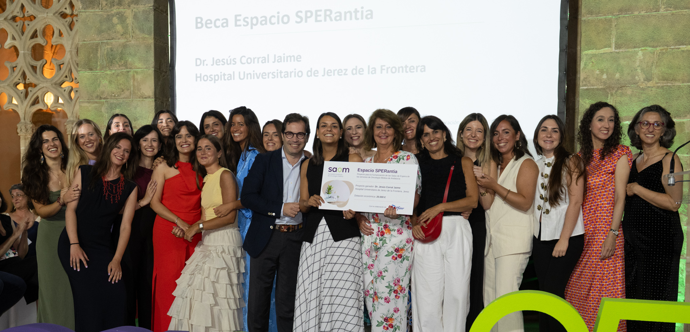 El Hospital de Jerez de la Frontera convertirá su sala de espera de oncología en un espacio más humanizado y confortable gracias a una beca de la Sociedad Andaluza de Oncología Médica