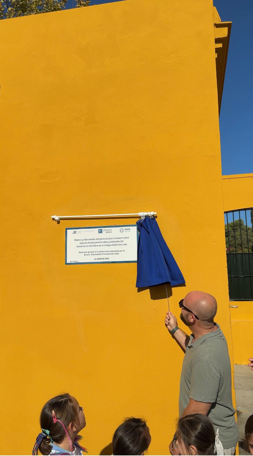 NOTA DE PRENSA: EL ALCALDE DE EL PUERTO, GERMÁN BEARDO, INAUGURA EL RENOVADO PATIO DE SAN FRANCISCO DEL COLEGIO SAFA SAN LUIS, UN NUEVO ESPACIO DE PSICOMOTRICIDAD Y ESTIMULACIÓN AL AIRE LIBRE