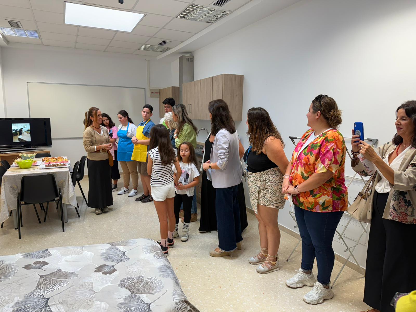 NOTA DE PRENSA: ‘EL PISITO’: EL AULA QUE ENSEÑA A ‘VIVIR’ A ALUMNADO CON NECESIDADES EDUCATIVAS ESPECIALES Y FOMENTA SU AUTONOMÍA DE CARA A LA EDAD ADULTA