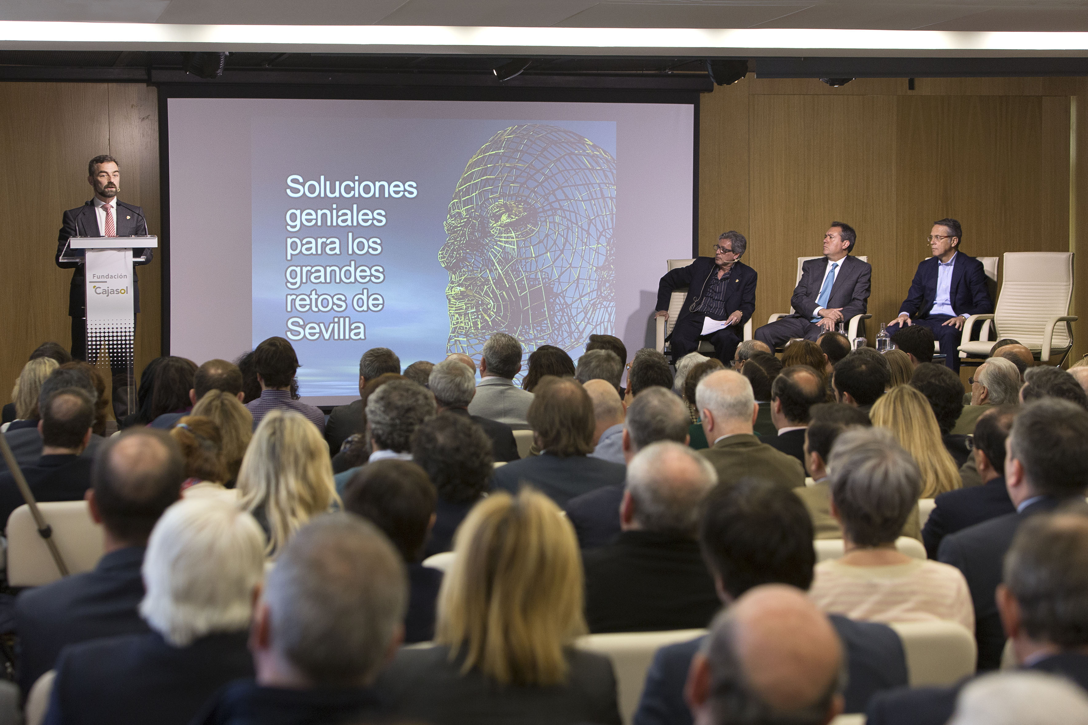 NOTA DE PRENSA: CONVERTIR A SEVILLA EN UNA SMART CITY, EL GRAN RETO DE LA PRÓXIMA DÉCADA DE EMPRESAS, INSTITUCIONES Y CIUDADANOS NOTA DE PRENSA: CONVERTIR A SEVILLA EN UNA SMART CITY, EL GRAN RETO DE LA PRÓXIMA DÉCADA DE EMPRESAS, INSTITUCIONES Y CIUDADANOS