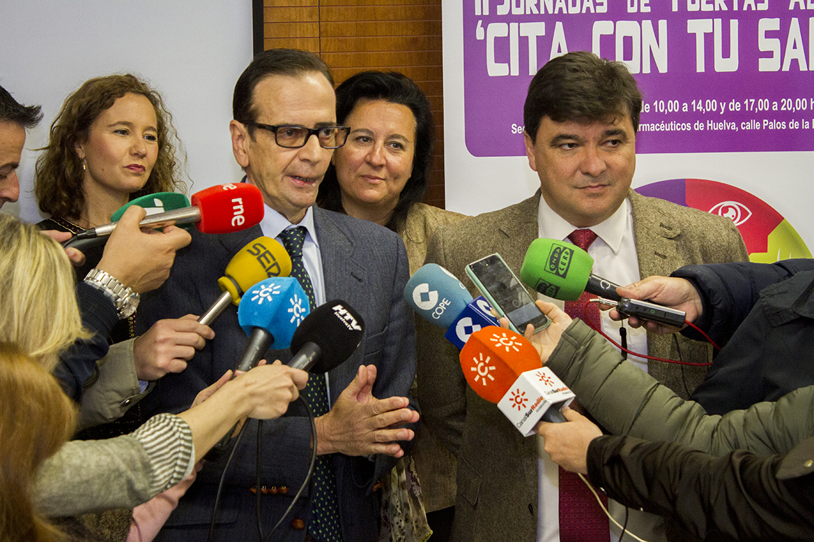 Más de 150 personas pasan por el Colegio de Farmacéuticos de Huelva en las primeras horas de su jornada de puertas abiertas Más de 150 personas pasan por el Colegio de Farmacéuticos de Huelva en las primeras horas de su jornada de puertas abiertas