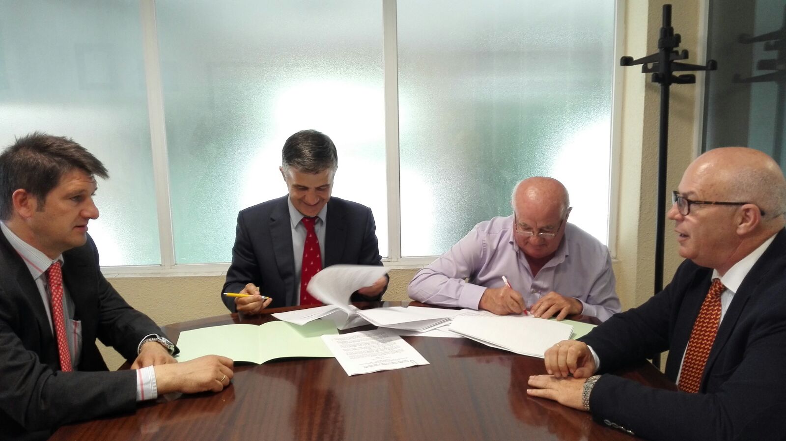 ASAJA-JAÉN Y FADA FIRMAN UN ACUERDO PARA PROMOVER LA AGRICULTURA DE PRECISIÓN CON VUELOS NO TRIPULADOS ASAJA-JAÉN Y FADA FIRMAN UN ACUERDO PARA PROMOVER LA AGRICULTURA DE PRECISIÓN CON VUELOS NO TRIPULADOS