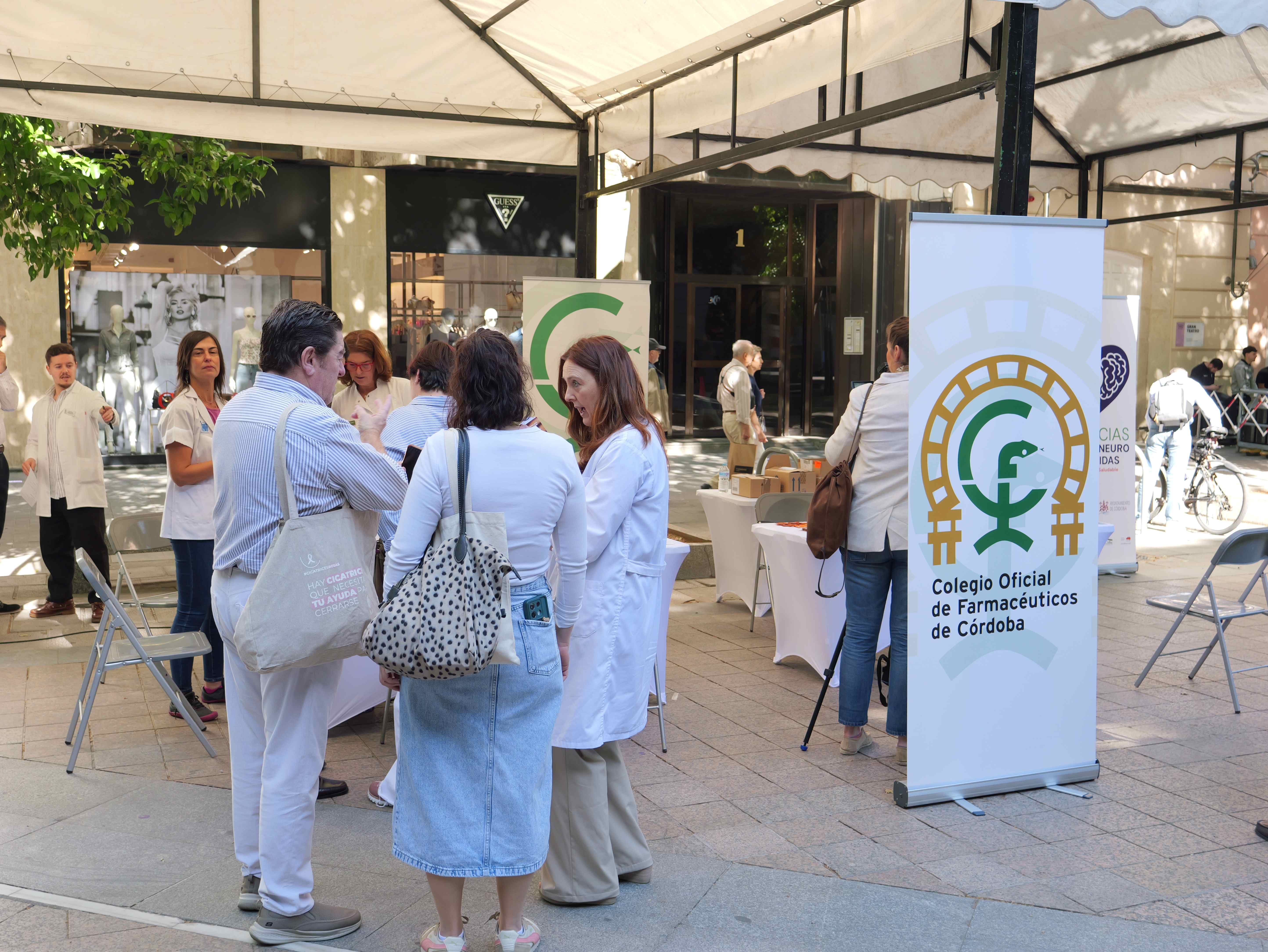 NOTA DE PRENSA: LOS FARMACÉUTICOS CORDOBESES EXPLICAN CÓMO PROTEGERSE CORRECTAMENTE DEL SOL Y ADVIERTEN QUE NO TODOS LOS FOTOPROTECTORES SIRVEN PARA CUALQUIER PIEL NI SE APLICAN IGUAL