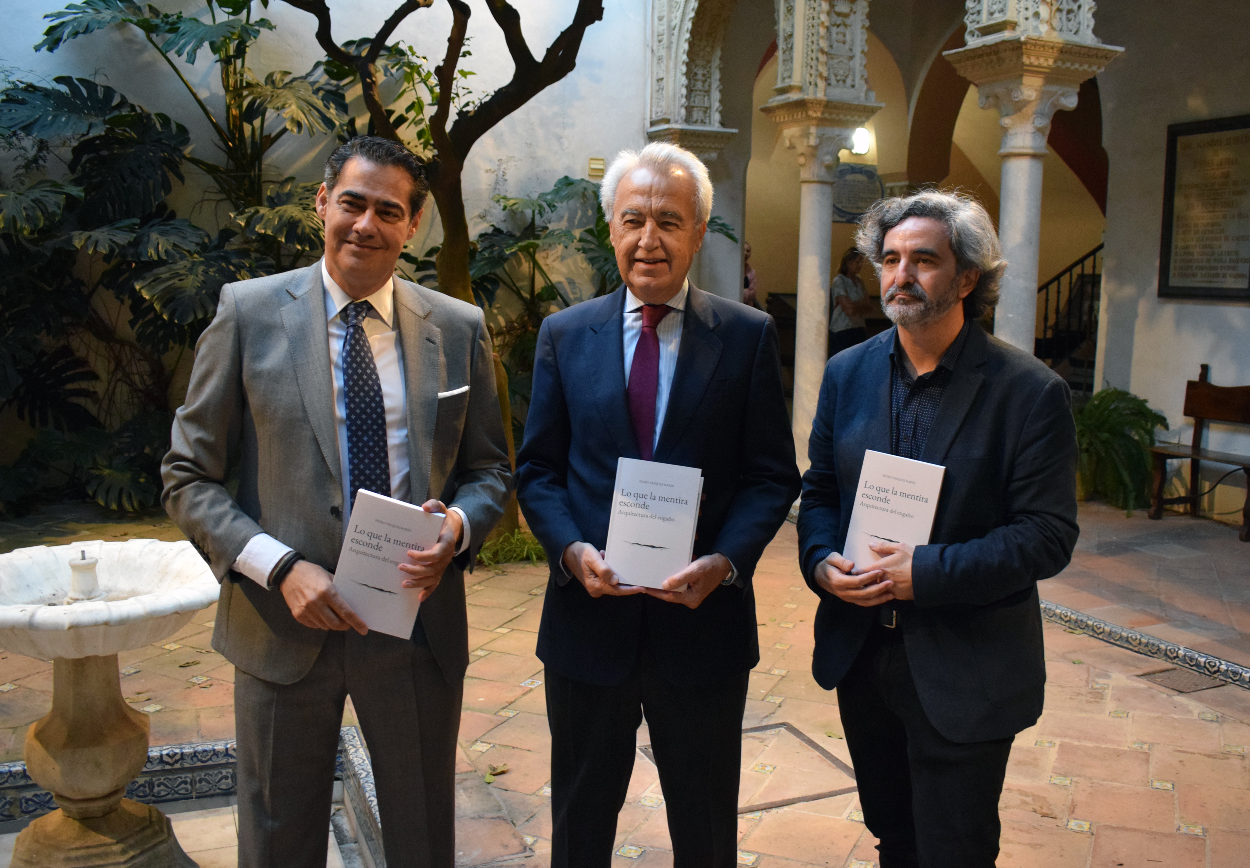 NOTA PRENSA CON FOTOS - Pedro Vázquez Marín explora en su nuevo libro por qué una mentira puede seguir haciendo daño incluso después de ser aclarada