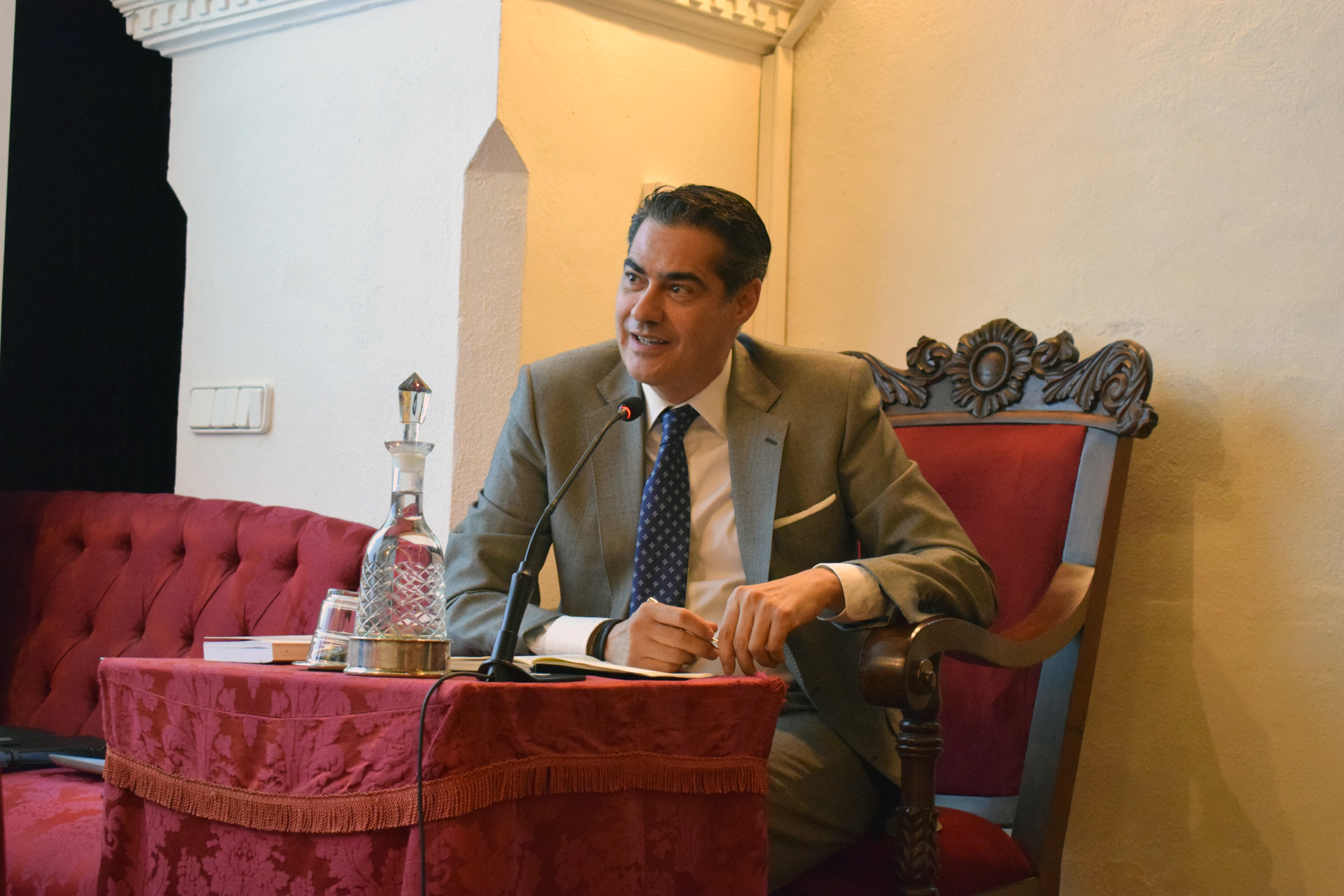 NOTA PRENSA CON FOTOS - Pedro Vázquez Marín explora en su nuevo libro por qué una mentira puede seguir haciendo daño incluso después de ser aclarada