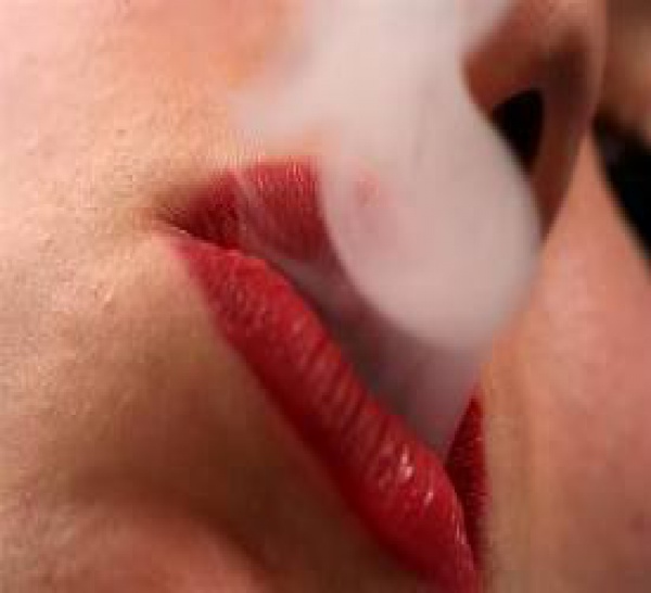 LAS MUJERES, MÁS PREDISPUESTAS QUE LOS HOMBRES A DEJAR EL TABACO