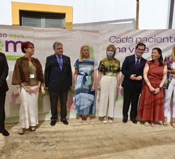 La oncología andaluza avanza en atención personalizada frente al cáncer, enfermedad de la que se diagnosticarán este año cerca de 5.000 nuevos casos en Córdoba y que superarán más de la mitad de las personas afectadas
