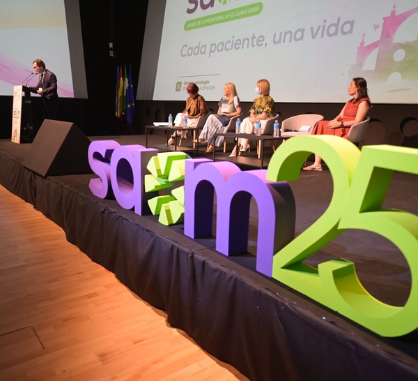 La oncología andaluza avanza en atención personalizada frente al cáncer, enfermedad de la que se diagnosticarán este año más de 52.000 nuevos casos en la región y que superarán más de la mitad de las personas afectadas