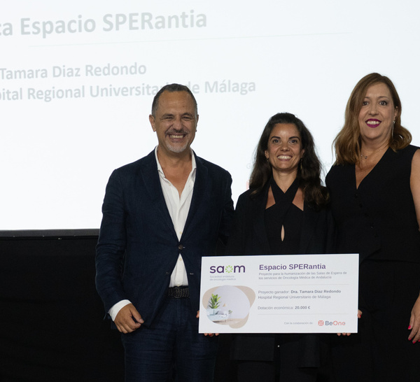 El Hospital Regional de Málaga convertirá su sala de espera de oncología en un espacio más humanizado y confortable gracias a una beca de la Sociedad Andaluza de Oncología Médica