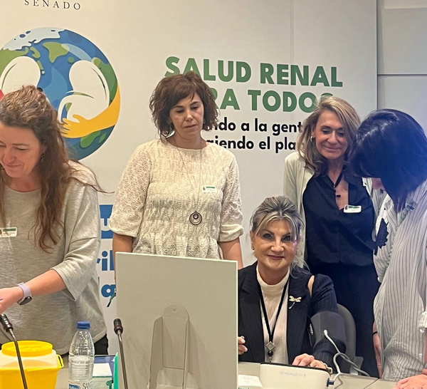 Nota Galicia - Profesionales sanitarios y pacientes advierten del crecimiento de la Enfermedad Renal Crónica en Galicia, donde más de 4.200 personas necesitan de tratamiento de diálisis o trasplante para poder seguir viviendo