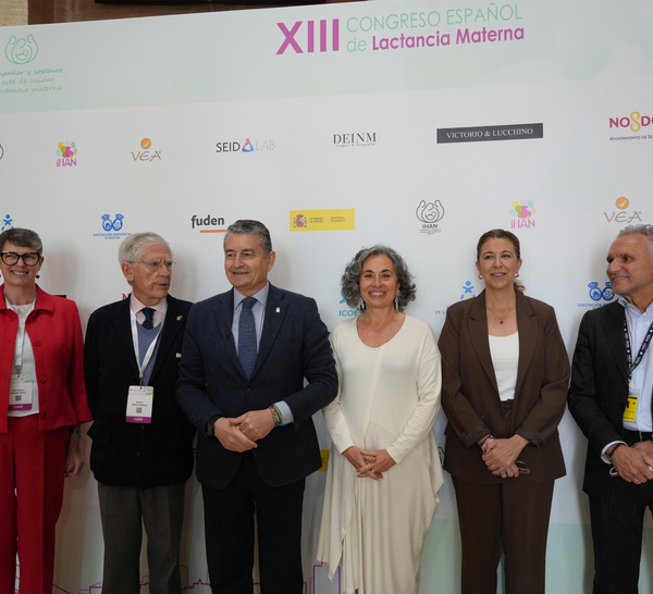 Sevilla se convierte en la mayor ciudad de España declarada Ciudad Amiga de la Lactancia Materna
