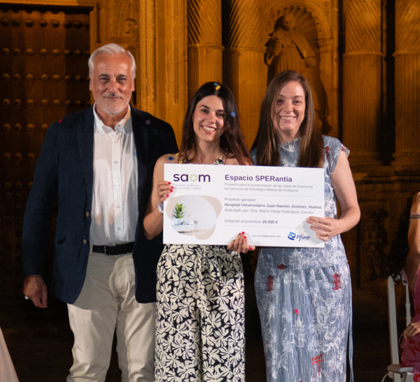 El Hospital Universitario Juan Ramón Jiménez de Huelva transformará su sala de espera de oncología en un espacio más humanizado y confortable gracias a una ayuda de la Sociedad Andaluza de Oncología Médica